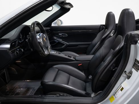 Used 2015 Porsche 911 Turbo S w/ High-end Infotainment Package image 40