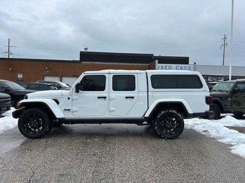 Used 2024 Jeep Gladiator Sport image 6