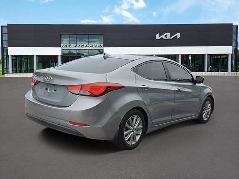 Used 2015 Hyundai Elantra SE w/ Option Group 02 FWD image 4