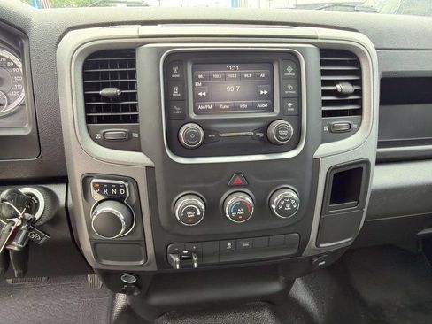 Used 2022 RAM 1500 Tradesman w/ Chrome Appearance Group RWD image 28