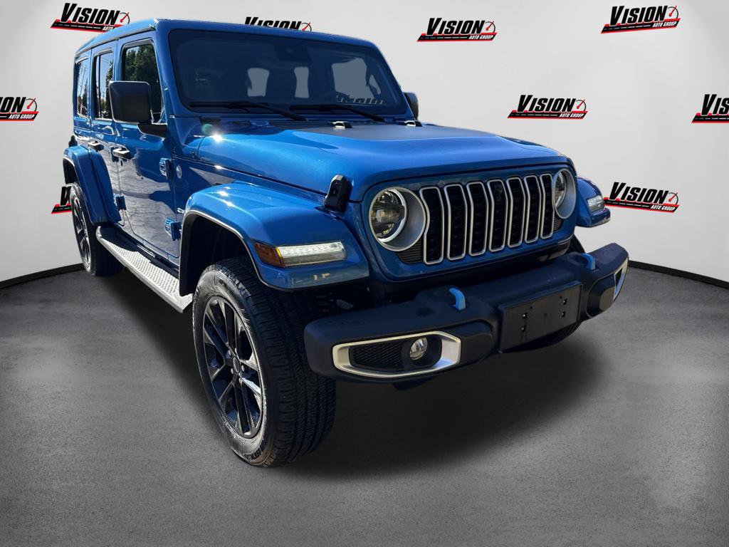 Used 2024 Jeep Wrangler Unlimited Sahara w/ Technology Group AWD/4WD image 3