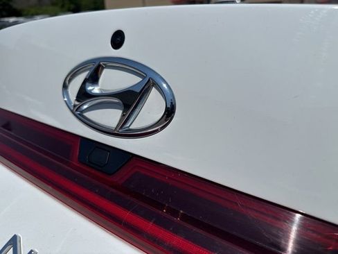 Used 2023 Hyundai Elantra Blue FWD image 11