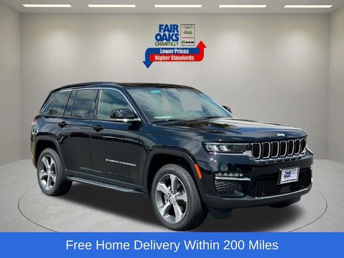 New 2025 Jeep Grand Cherokee Limited w/ Luxury Tech Group II AWD/4WD image 1