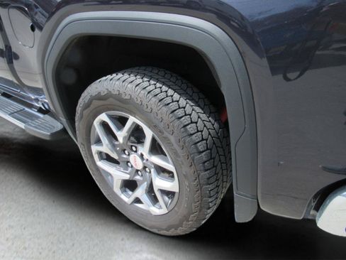 Used 2023 GMC Sierra 1500 SLT w/ SLT Premium Plus Package AWD/4WD image 4