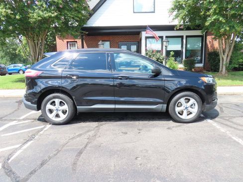 Used 2021 Ford Edge SE FWD image 9