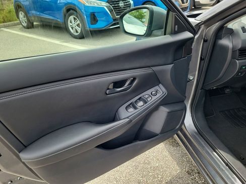Used 2025 Nissan Sentra S FWD image 16