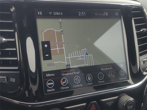 Used 2020 Jeep Grand Cherokee Altitude image 18