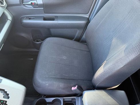Used 2010 Scion xB image 35