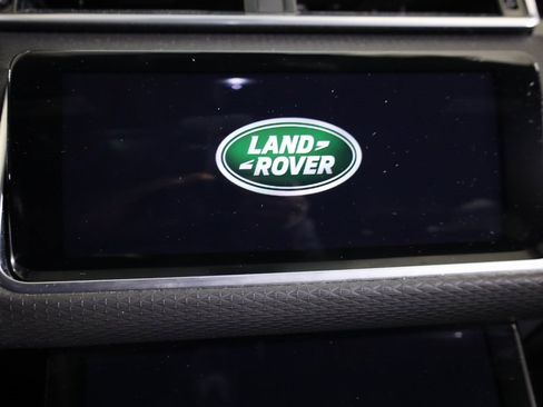 Used 2018 Land Rover Range Rover Velar S image 13