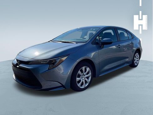 Used 2024 Toyota Corolla LE FWD image 3