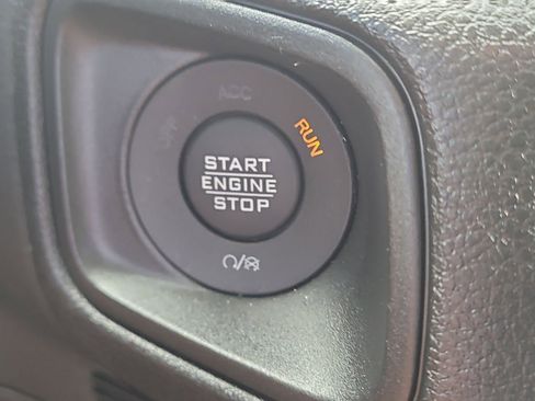 Used 2025 Jeep Wrangler Sport image 20