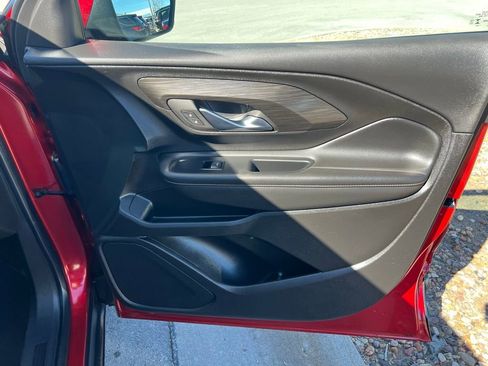 Used 2023 GMC Terrain SLE w/ Driver Convenience Package image 27