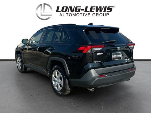 Used 2021 Toyota RAV4 LE FWD image 4