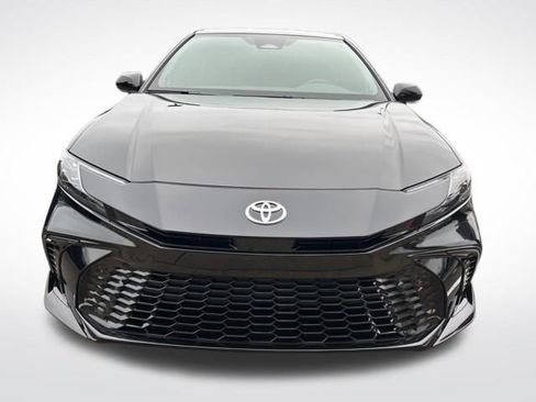 Used 2025 Toyota Camry XSE w/ Premium Package image 4