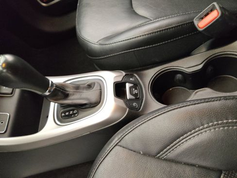 Used 2019 Jeep Compass High Altitude FWD image 26