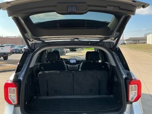 Used 2024 Ford Explorer XLT w/ Equipment Group 202A image 5