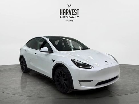 Used 2024 Tesla Model Y Long Range AWD/4WD image 10