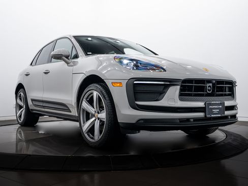 Certified 2026 Porsche Macan image 9