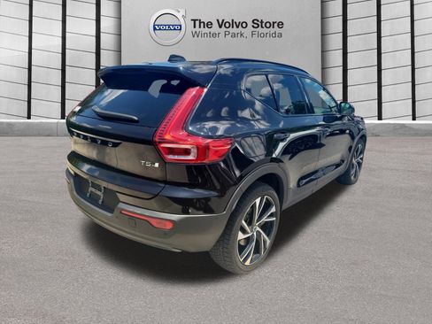 Used 2021 Volvo XC40 T5 R-Design w/ Advanced Package AWD/4WD image 4