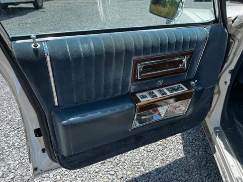 Used 1988 Cadillac Brougham image 29