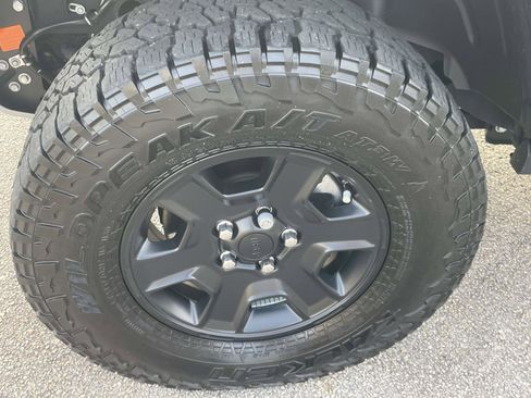 Used 2023 Jeep Gladiator Mojave image 22