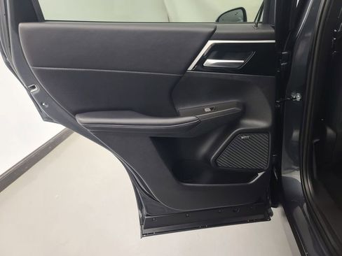 Used 2025 Mitsubishi Outlander SE AWD/4WD image 20