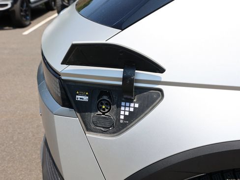 Certified 2024 Hyundai Ioniq 5 SEL AWD/4WD image 9