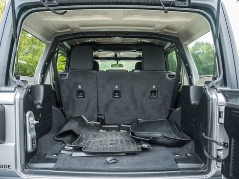 Used 2020 Jeep Wrangler Unlimited Sahara AWD/4WD image 11