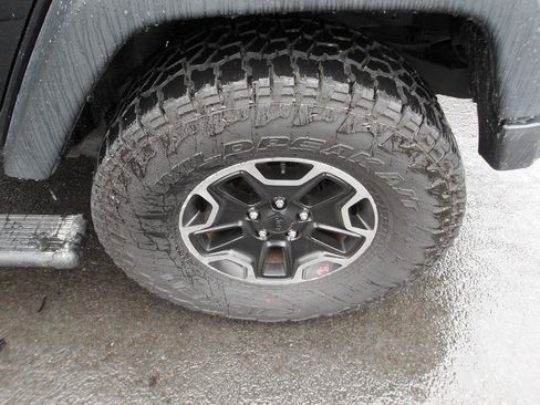 Used 2014 Jeep Wrangler Unlimited Rubicon AWD/4WD image 23