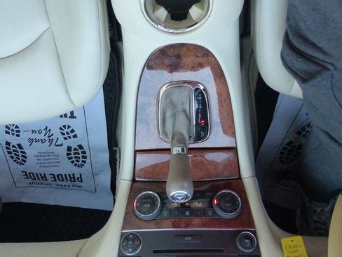 Used 2009 Mercedes-Benz CLK 350 Coupe image 31