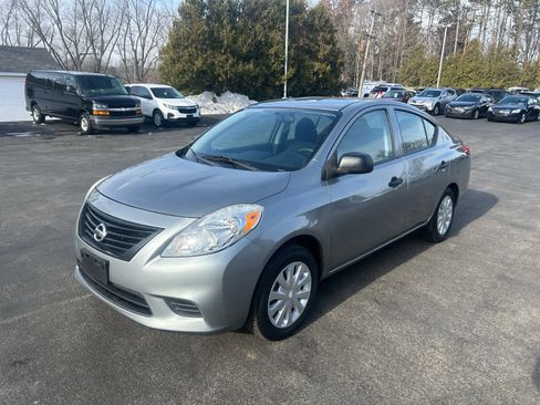 Used 2013 Nissan Versa S image 7