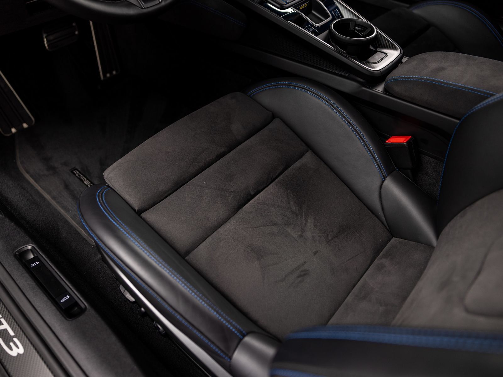 Certified 2025 Porsche 911 GT3 RWD image 51
