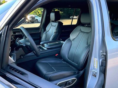 Used 2022 Jeep Wagoneer Series III image 18