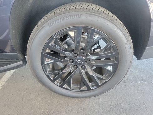 New 2025 Chevrolet Suburban Premier image 22