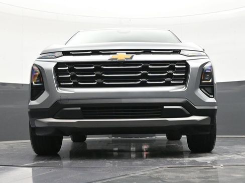 Used 2025 Chevrolet Equinox LT FWD image 24