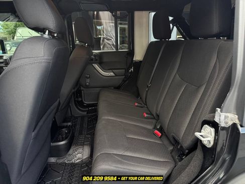 Used 2018 Jeep Wrangler Unlimited Sport AWD/4WD image 27