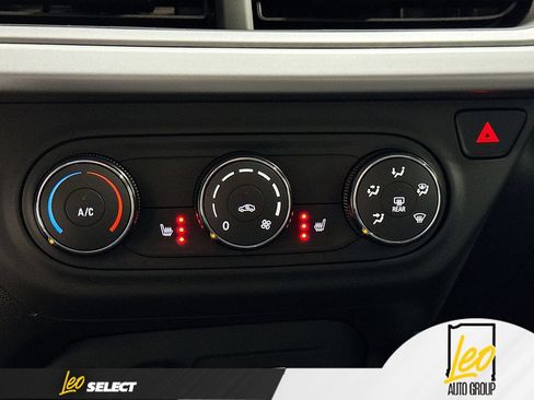 Used 2024 Chevrolet Trax LS w/ LS Convenience Package FWD image 22