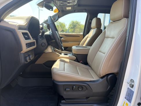 Used 2021 Chevrolet Tahoe Premier AWD/4WD image 16