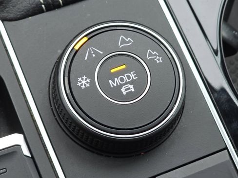 Used 2022 Volkswagen Atlas SEL image 15