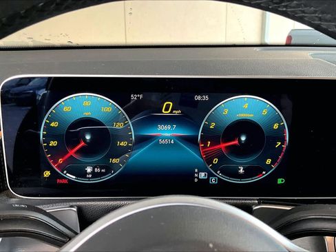 Used 2021 Mercedes-Benz GLB 250 4MATIC image 24