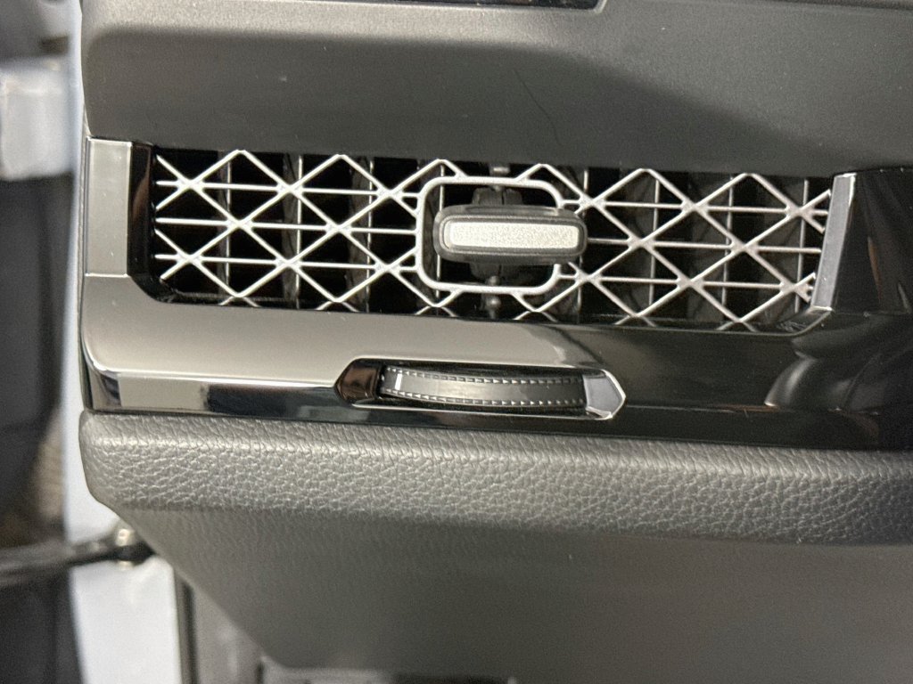 Used 2024 Honda Accord EX-L image 10
