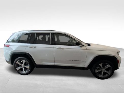 Used 2023 Jeep Grand Cherokee 4WD 4xe image 6