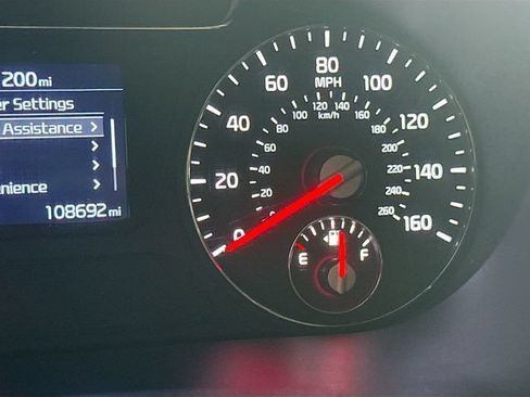 Used 2019 Kia Sorento FWD image 11