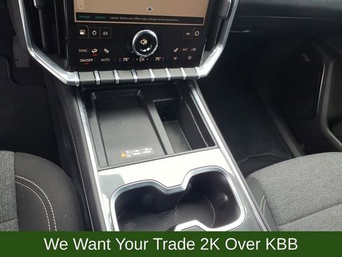 Used 2025 GMC Acadia Elevation image 28