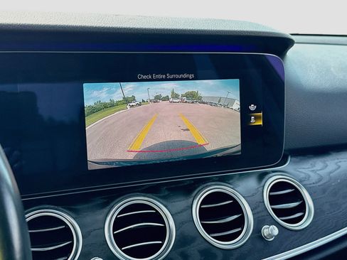 Used 2021 Mercedes-Benz E 350 4MATIC Sedan image 17