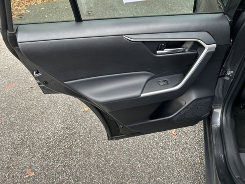 Used 2025 Toyota RAV4 XLE image 22