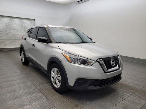 Used 2020 Nissan Kicks S image 13