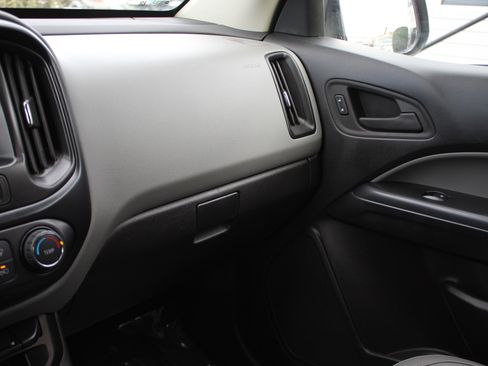 Used 2022 Chevrolet Colorado W/T image 33