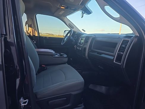 Used 2018 RAM 2500 Tradesman w/ Chrome Appearance Group image 23