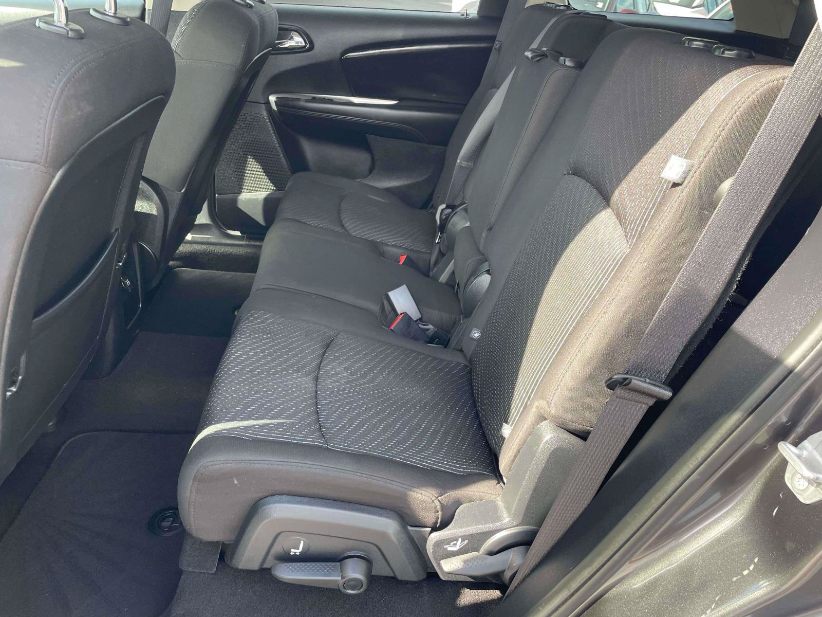 Used 2016 Dodge Journey SE w/ Flexible Seating Group FWD image 14